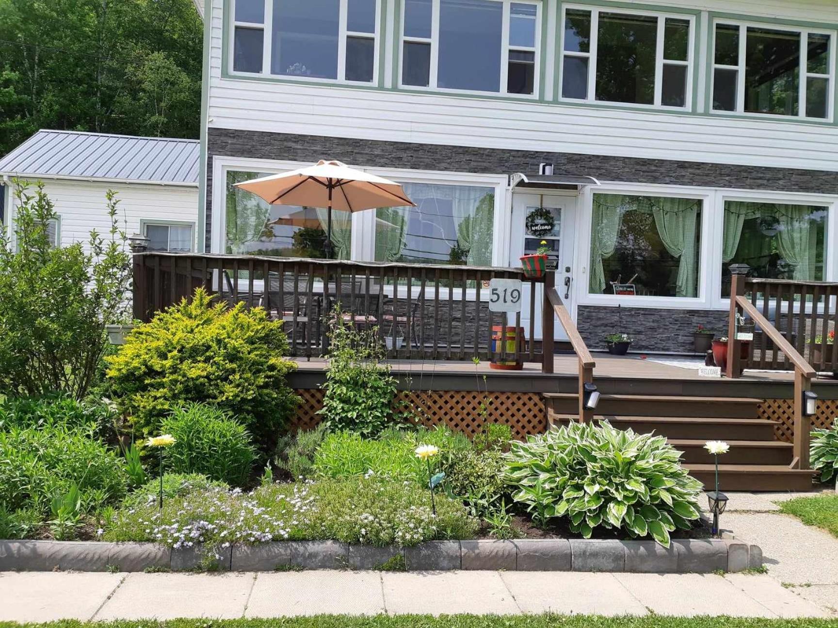 Big Axe Bed & Breakfast Otis 외부 사진